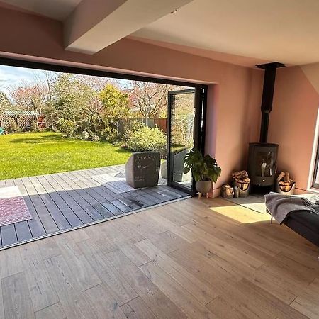 Formby, Spacious True Bungalow Steps From Beach Exterior foto